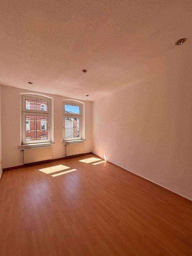 Einbauküche möglich! Großzügige 3-Raum-Wohnung mit 90 m² – viel Platz zum fairen Preis in Aue - Foto 2