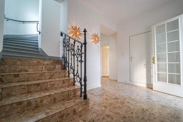 EG Vorraum / Treppenaufgang