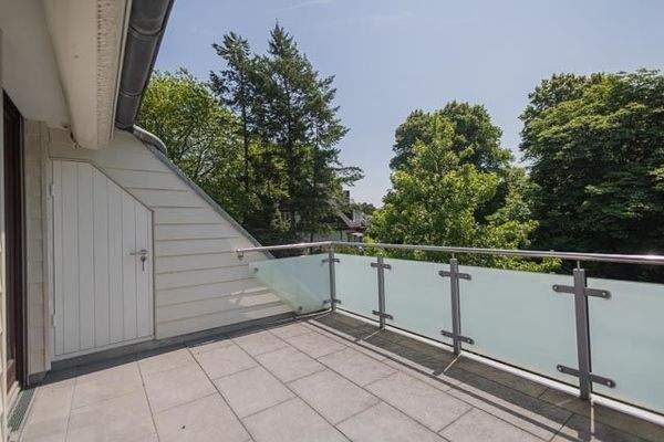 Loggia (mit Abstellkammer)