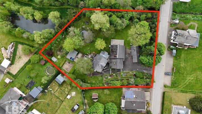 Draufsicht mit gekennzeichnetem Grundstücksverlauf