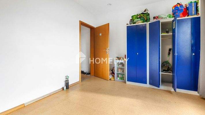 1. OG Schlafzimmer 1 2