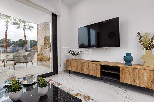 Stylish 2-Bedroom Apartments with Communal Pool in Torrevieja
