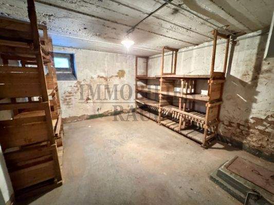 Vorratsraum im Keller