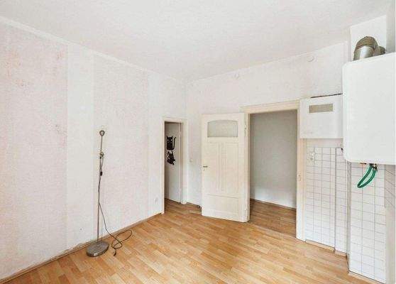 Geräumige Küche mit Platz für eine Essecke ähnlich