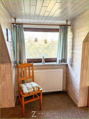 Zimmer II mit Blick in den Garten