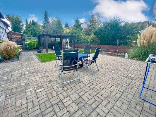 46/ Hinterm Haus, gemütliche Relaxflächen.