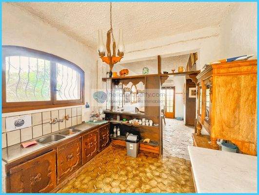 504af7aac1ac4a3ba2b3b8fa9f4f2faf-original