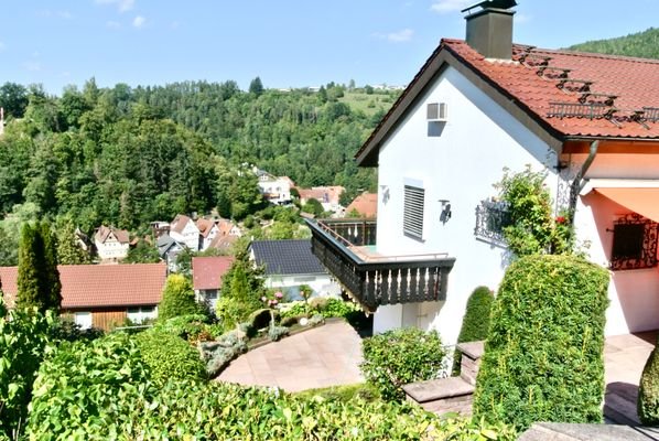 Blick von oben auf Haus