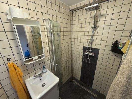 Bad mit ebenerdiger Dusche 