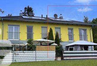 KI-bearbeitet: Doppelhaushälfte