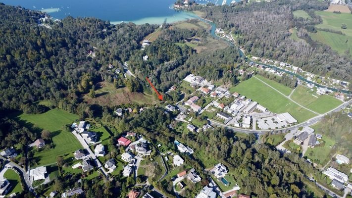 Luftbild vom Grundstück in Richtung Wörthersee