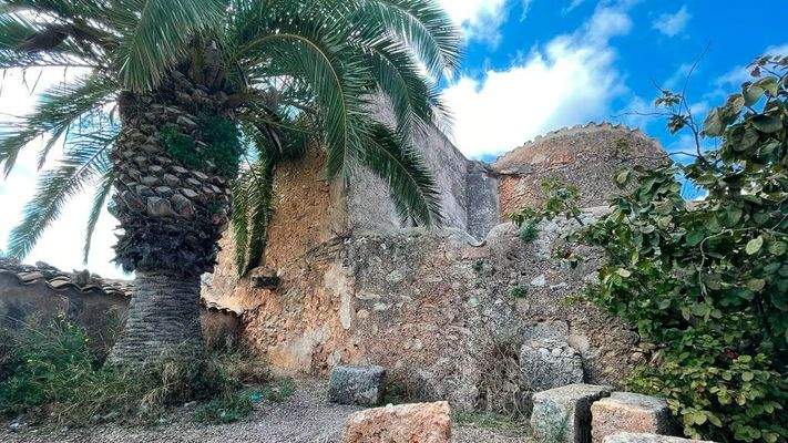 Mehrfamilienhausgrundstück für 22 Wohnungen zum Verkauf in Campos, Mallorca.