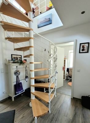 Wendeltreppe Maisonette Wohnung im 2.OG