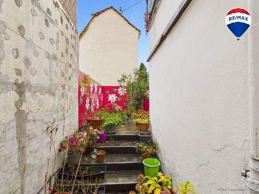 RE:MAXImmobilienDeLuxRodenAußen