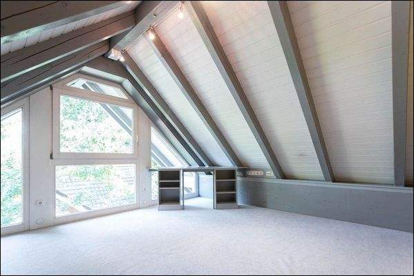 Im Dachboden bietet sich weitere wertvolle Nutzfläche an