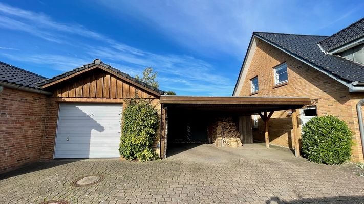 Garage und Doppelcarport