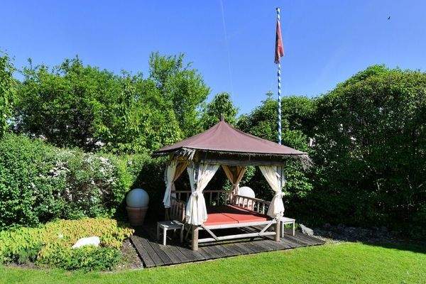 Ehemaliger Freisitz - Bambuspavillion