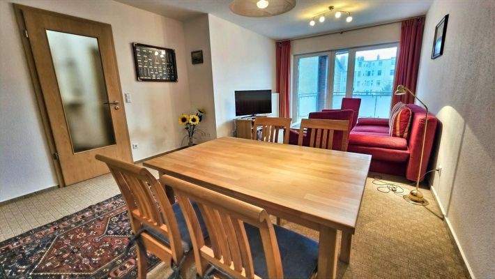 Wohnzimmer mit West-Fenster