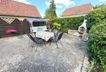 Terrasse mit gemauertem Grill 