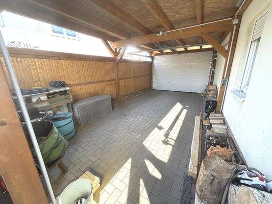 Carport mit elektrisch angetriebenen Tor, Bild 2