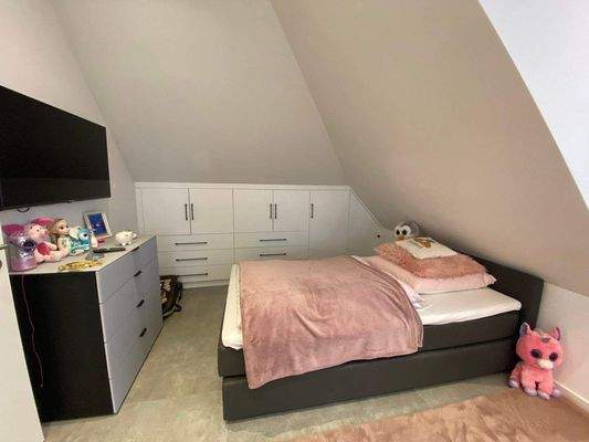 Dachgeschoss: Kind 1 laut Grundrissskizze