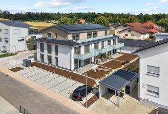 Parkplatz und Garten