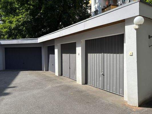 Whg. Einzelgarage im Innenhof.JPG