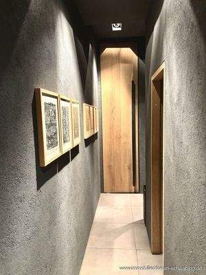 Flur zu den Toiletten