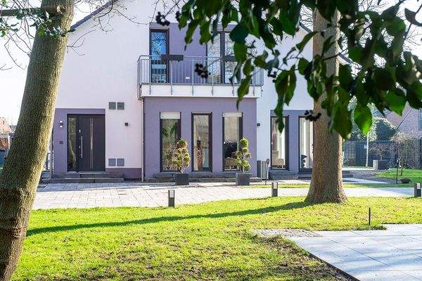 Blick vom Garten auf daas Haus 4.jpg