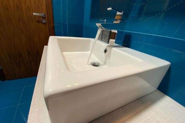 Luxuriöses Steinhaus mit Hamam, Pool und Meerblick