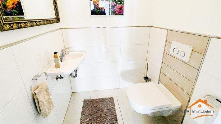 Wohnung im gleichen Haus, sehr ähnl. Ausstattung