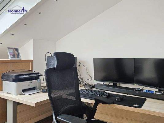 Arbeits- oder Kinderzimmer