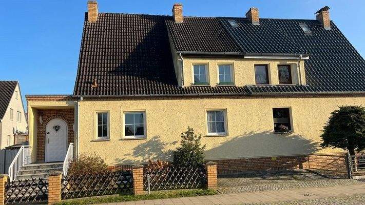 straßenseitige Ansicht