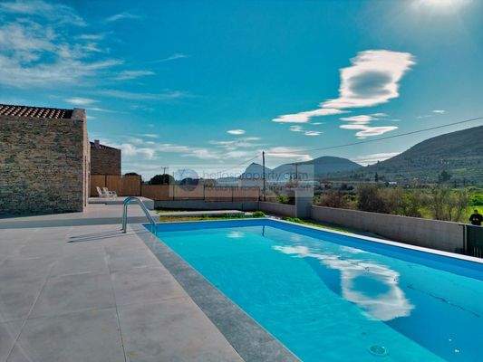 e898017bfb124a8c9da8d0d476304ec9-original