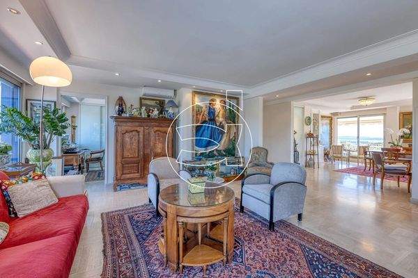  Mandelieu-la-Napoule