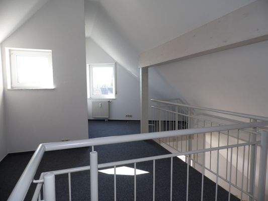 Galerie unter dem Dach...