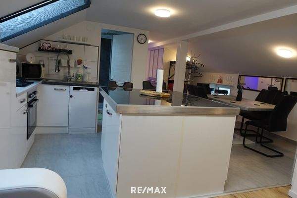 Küche mit Kücheninsel