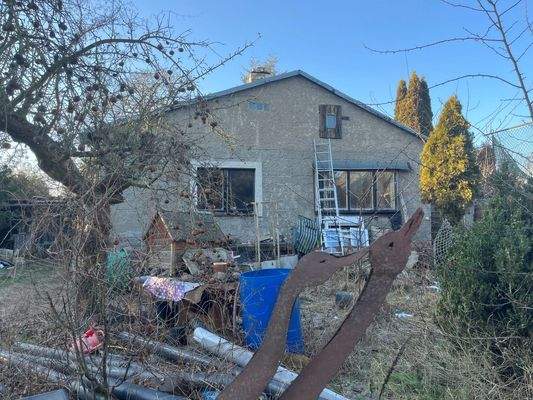 kleines Wohnhaus.jpg