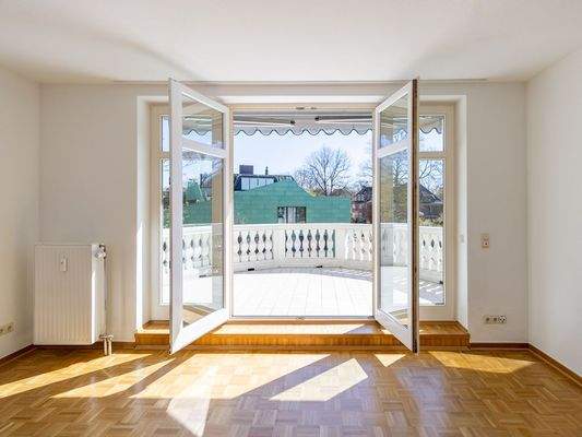 Austritt auf den Balkon