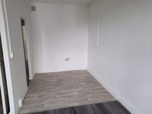 Leere Ecke mit Holzboden