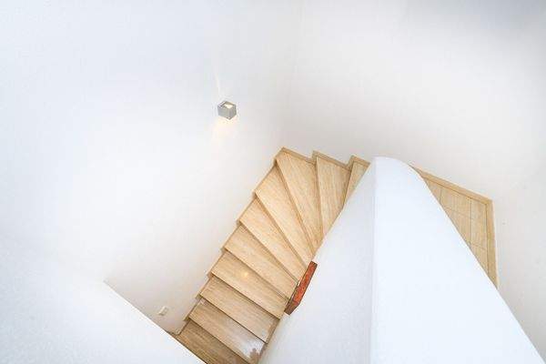 Treppenaufgang ins OG | Indirekte Beleuchtung