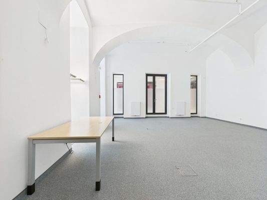 CAM04191G0-PR0048-STILL004