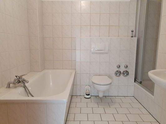 Badezimmer mit Wanne