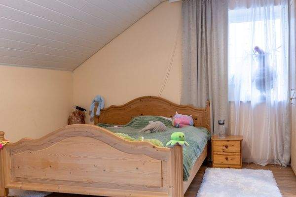 Großzügiges Wohnhaus mit Garten, Wintergarten & PV – ruhig gelegenes Raumwunder