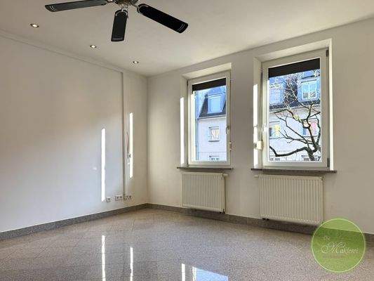 ... angenehmem Lichteinfall, ...