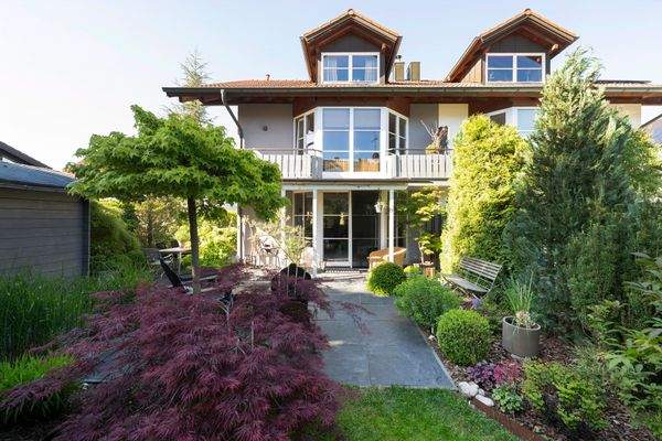 Doppelhaushälfte mit herrlichem Blick ins Grüne