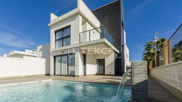 Detached Villas with Sea Views in Alicante San Miguel de Salinas