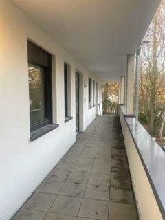 Zugang zu den Wohnungen im OG