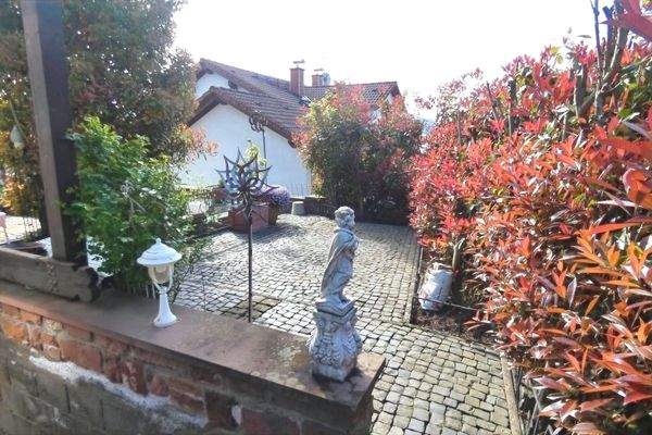 Terrassengarten seitlich