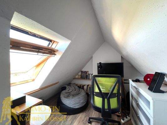 Spitzboden über Kinderzimmer (Ostseite)